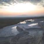 Hvad er travertin? Naturstensperlen der forvandler dit hjem