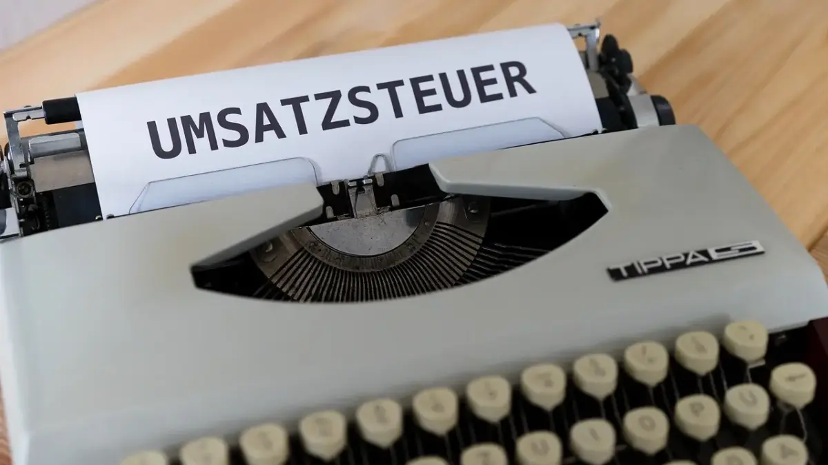 Hvordan beregnes ejendomsværdiskat? - Din enkle guide til beregning, fradrag og besparelser