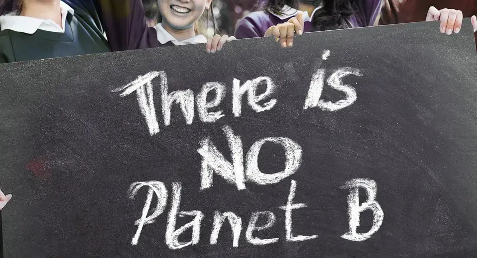 Medvirkende i C.b. Strike