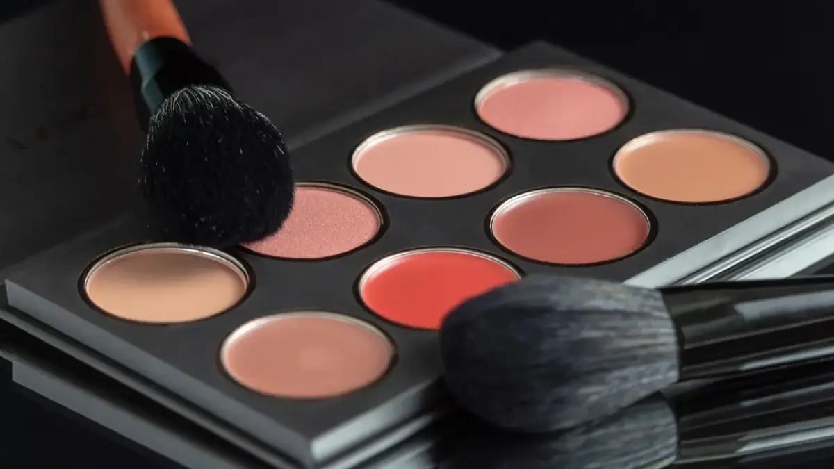 Møbelplacering i den lille stue: sådan gør du